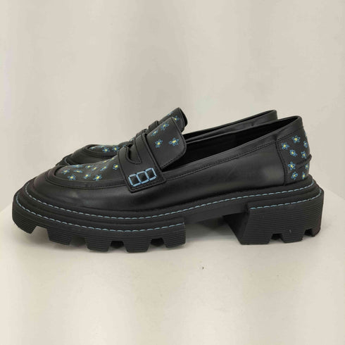 チャールズアンドキース CHARLES&KEITH Coco Capitan ペルリーネ フローラルエンブロイデッドチャンキーペニーローファー レディース 39