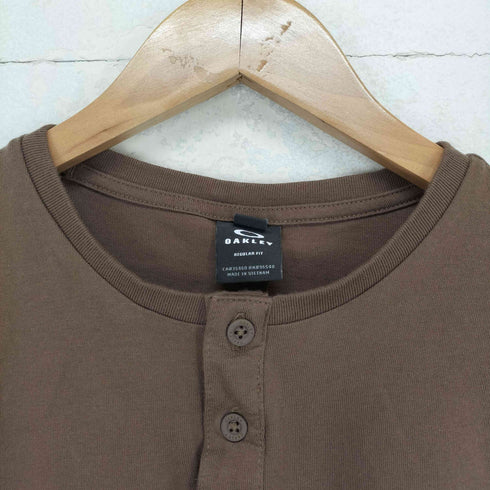 オークリー OAKLEY ロゴプリントヘンリーネックTシャツ メンズ M