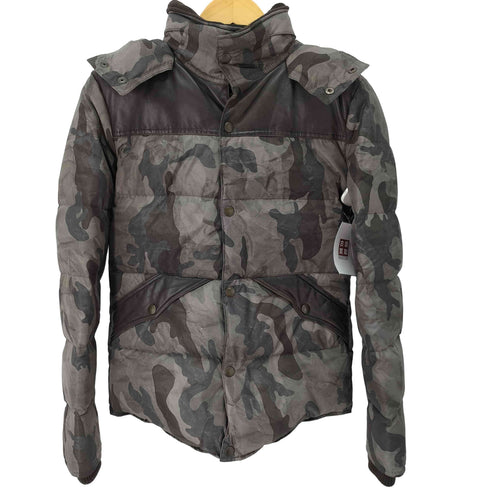エーケイエム AKM LIMONTA NYLON CAMO LEATHER MOUNTAIN DOWN カモフラ フーデッドダウンジャケット メンズ JPN:M