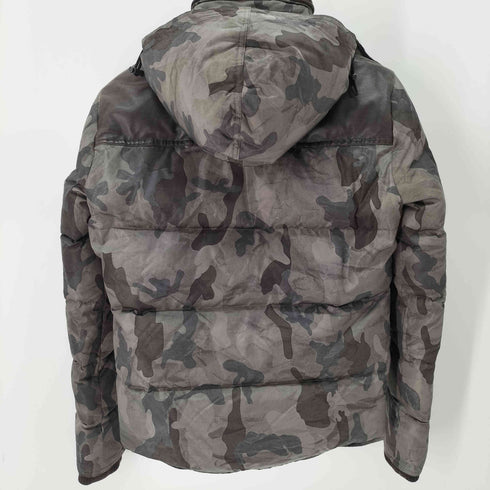 エーケイエム AKM LIMONTA NYLON CAMO LEATHER MOUNTAIN DOWN カモフラ フーデッドダウンジャケット メンズ JPN:M