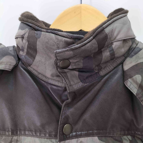 エーケイエム AKM LIMONTA NYLON CAMO LEATHER MOUNTAIN DOWN カモフラ フーデッドダウンジャケット メンズ JPN:M