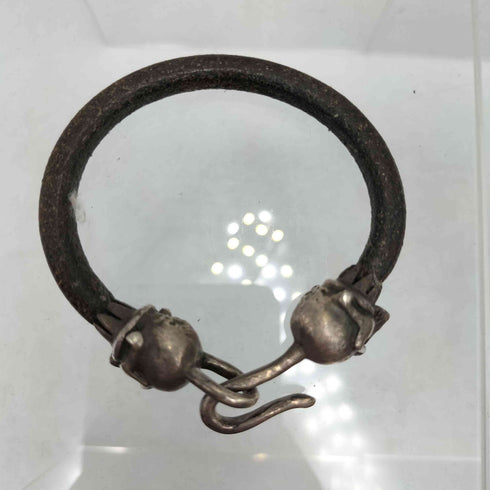 サーティーンデザインズ THIRTEEN DESIGNS KBA-1 SKULL HOOK LEATHER BRACELET Silver スカル レザー ブレスレット メンズ