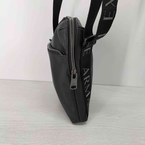 エンポリオアルマーニ EMPORIO ARMANI ロゴベルトレザーショルダーバッグ メンズ