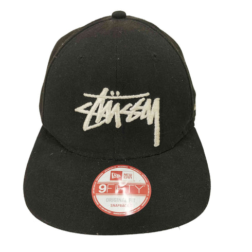 ステューシー Stussy 9FIFTY ORIGINAL FIT SNAPBACK Stock Logo Baseball Cap ストックロゴ 刺繍 ベースボール キャップ メンズ