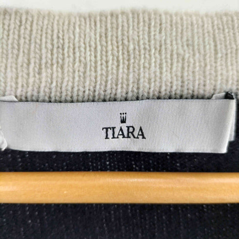 ティアラ Tiara カシミア混配色Vネックニット レディース