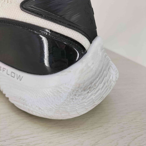 アンダーアーマー UNDER ARMOUR Curry Flow 8 NM White/Black カリー フロー8 NM ホワイト/ブラック メンズ JPN:28