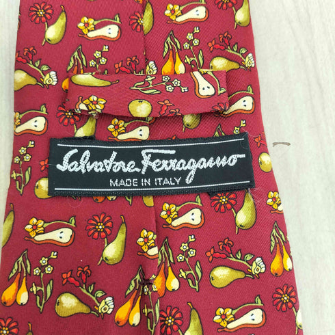 サルヴァトーレフェラガモ Salvatore Ferragamo フルーツ柄シルクネクタイ メンズ