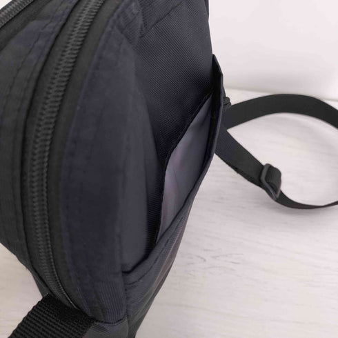 コロンビア Columbia 25SS 縦型 ミニショルダー スクエア バッグ メンズ
