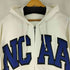 NCAA ロゴアップリケ ジップアップパーカー メンズ JPN:L