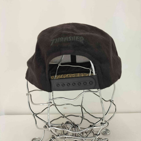 スラッシャーマガジン THRASHER MAGAZINE フェイクスウェード ロゴパッチ 6パネルキャップ つば裏レオパード メンズ