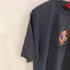 パラグラフ PARAGRAPH ロゴプレート グラフィックプリント S/S Tシャツ メンズ