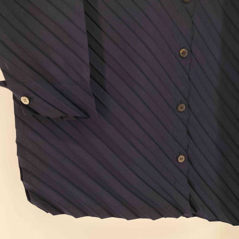 イッセイミヤケミー ISSEY MIYAKE me ANGLE PLEATS SHIRT レディース