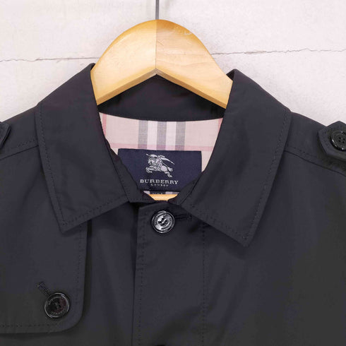 バーバリーロンドン BURBERRY LONDON ショルダーロゴパッチ 裏地ノヴァチェックナイロンショートトレンチ メンズ 160A