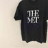 デラックス DELUXE THE MET LOGO TEE メンズ L