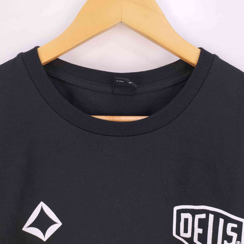 デウスエクスマキナ Deus Ex Machina × HELINOX 両面プリント クルーネック Tシャツ メンズ import:M