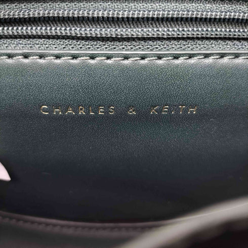 チャールズアンドキース CHARLES&KEITH Mini Gabine Saddle Bag ミニガビーヌサドルバッグ レディース