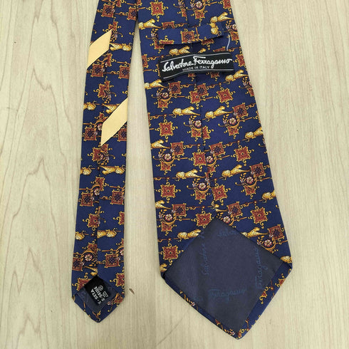サルヴァトーレフェラガモ Salvatore Ferragamo MADE IN ITALY 総柄シルクネクタイ メンズ