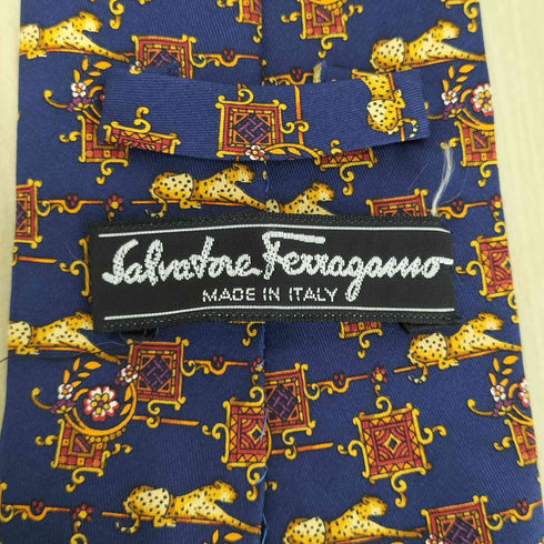 サルヴァトーレフェラガモ Salvatore Ferragamo MADE IN ITALY 総柄シルクネクタイ メンズ
