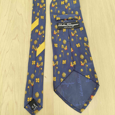 サルヴァトーレフェラガモ Salvatore Ferragamo MADE IN ITALY 蝶柄 シルクネクタイ メンズ