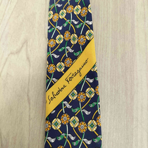 サルヴァトーレフェラガモ Salvatore Ferragamo MADE IN ITALY 花柄 シルクネクタイ メンズ