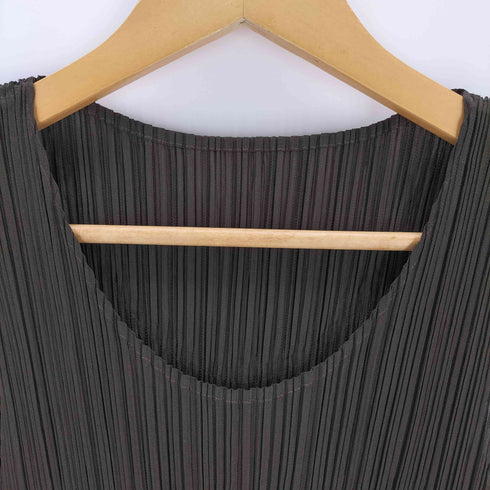 プリーツプリーズイッセイミヤケ PLEATS PLEASE ISSEY MIYAKE ノースリーブプリーツカットソー レディース JPN:3