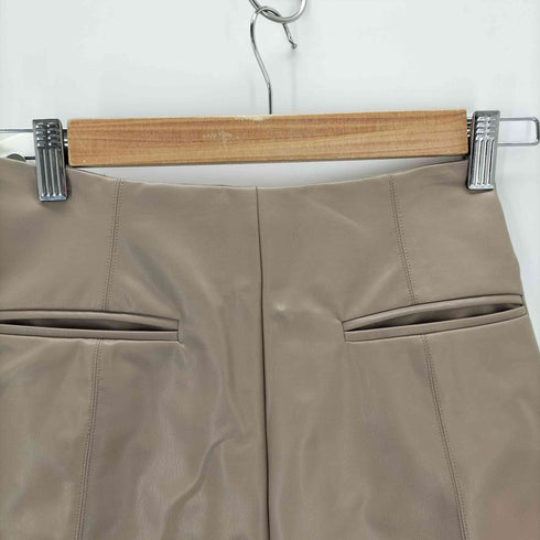 エストラータ STRATA フェイクレザーショートパンツ レディース JPN:S