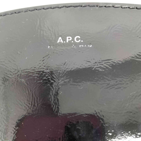 アーペーセー A.P.C. VEAU CALF パテントレザー ハーフムーン ショルダーバッグ レディース