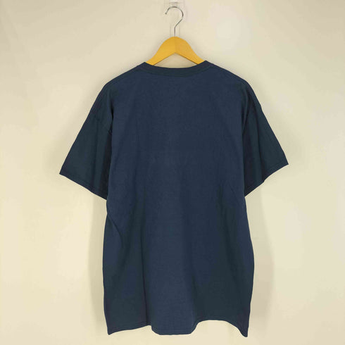 ポートアンドカンパニー PORT and COMPANY RED WHITE & BOOM 2023 プリント クルーネックTシャツ メンズ import:XL