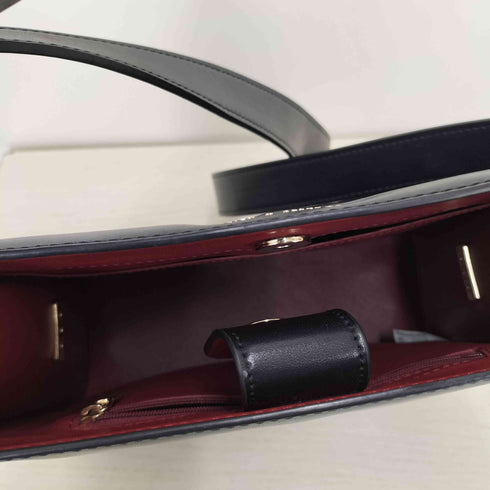 チャールズアンドキース CHARLES&KEITH Angular Bag スクエア レザー ショルダーバッグ レディース