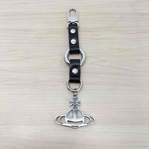 ヴィヴィアンウエストウッド Vivienne Westwood BETTY ORBチャーム レザーキーリング レディース
