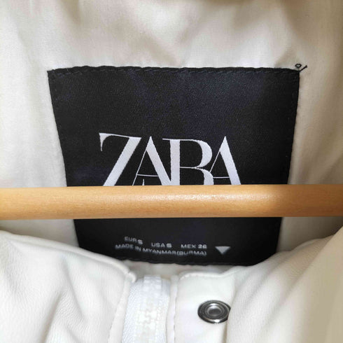 ザラ ZARA 23AW クロップド ラバー フィニッシュ フェイクレザー 中綿 ベスト レディース import:S