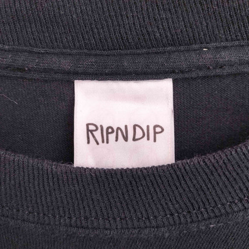 リップンディプ RIPNDIP 袖ロゴ ネコプリント ポケット クルーネック 長袖Tシャツ メンズ JPN:M