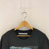 ジョンローレンスサリバン JOHN LAWRENCE SULLIVAN フロントプリント クルーネックTシャツ メンズ import:M