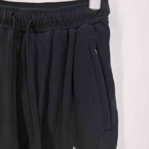 ユリウス JULIUS BRUSHED COTTON SWEAT TROUSERS FOR MALE フロント刺繍 スウェットパンツ メンズ 1