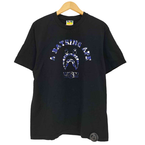 アベイシングエイプ A BATHING APE BAPE.COM SHARK COLLEGE TEE メンズ JPN:L