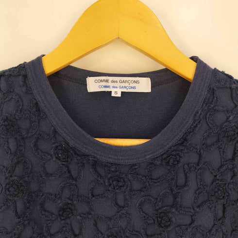 コムデギャルソンコムデギャルソン COMME des GARCONS COMME des GARCONS フランス製 立体花刺繍 クルーネック Tシャツ レディース JPN:S