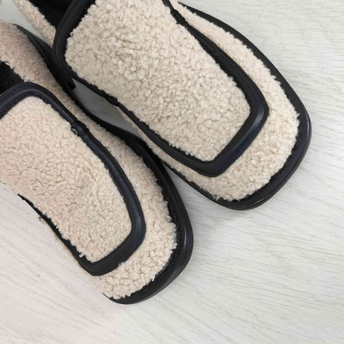 チャールズアンドキース CHARLES&KEITH 23AW Rosalie ロザリー ファリーレザーローファー レディース JPN:23