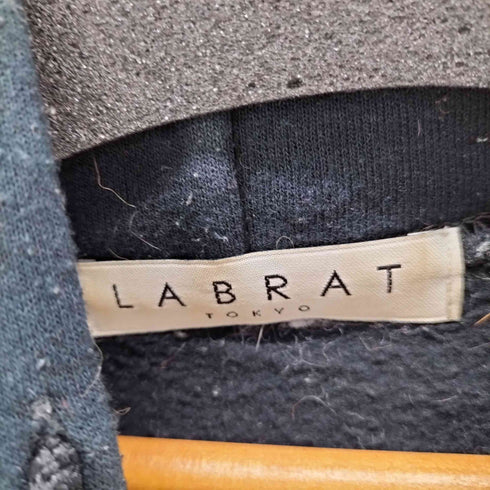 ラブラット LABRAT プリントプルオーバーフーディー メンズ JPN:M
