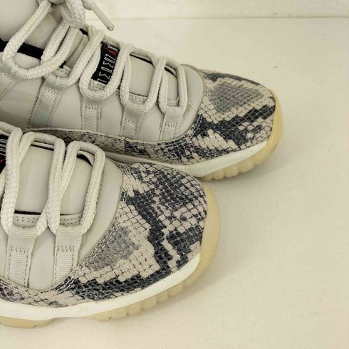 ジョーダンブランド JORDAN BRAND JORDAN 11 RETRO LOW 'LIGHT BONE SNAKESKIN レディース JPN:24