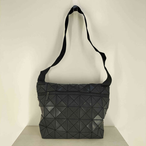 バオバオイッセイミヤケ BAO BAO ISSEY MIYAKE マット ショルダーバッグ メッセンジャーバッグ メンズ