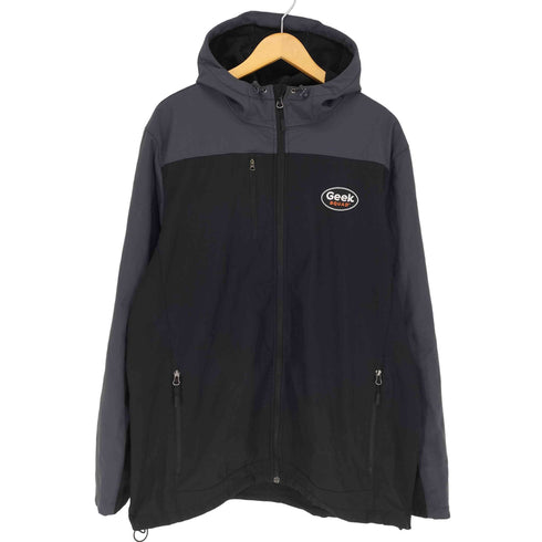 ポートオーソリティ Port Authority GEEK SQUAD ワッペンデザインボンディングジャケット メンズ 2XL