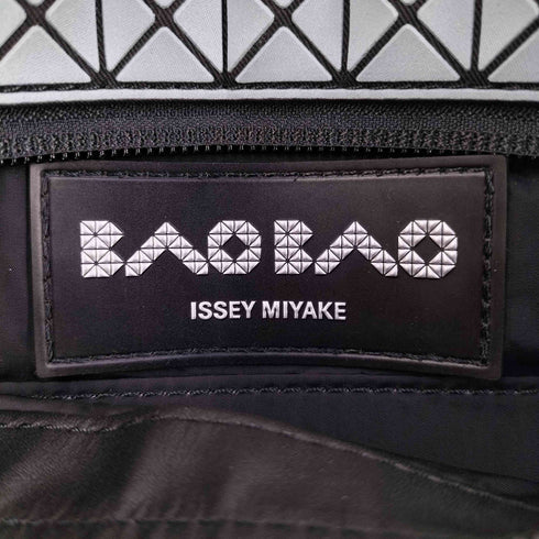 バオバオイッセイミヤケ BAO BAO ISSEY MIYAKE SASH CROSSBODY BAG レディース