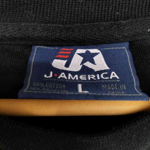 J AMERICA Vガゼットフロントプリントクルーネックスウェット メンズ JPN:L