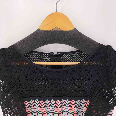 ビーシービージーマックスアズリア BCBG MAXAZRIA クロシェレース切替 総柄 S/S ワンピース レディース SP