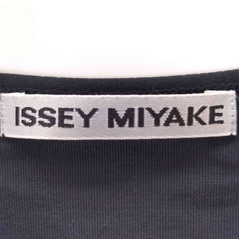イッセイミヤケ ISSEY MIYAKE ストレッチカットソー レディース JPN:2