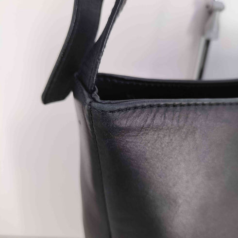サルヴァトーレフェラガモ Salvatore Ferragamo イタリア製 ガンチーニ レザー ショルダーバッグ レディース