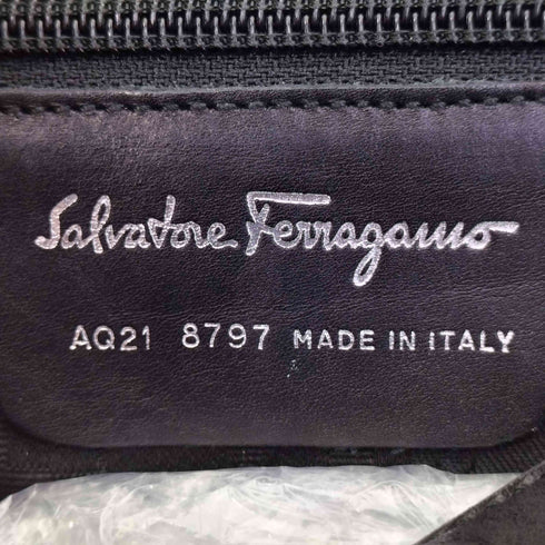 サルヴァトーレフェラガモ Salvatore Ferragamo イタリア製 ガンチーニ レザー ショルダーバッグ レディース