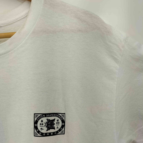 エビセンスケートボーズ Evisen skateboards KABUTO MATCH クルーネックTシャツ メンズ JPN:L