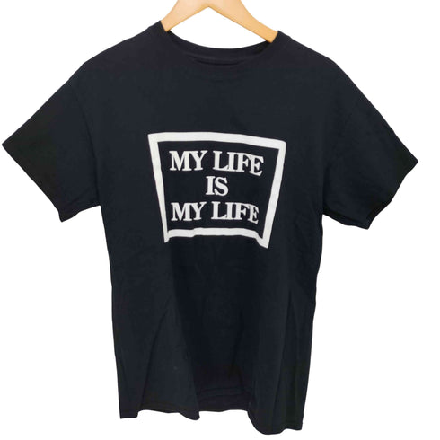 フォーティーパーセントアゲインストライツ FORTY PERCENTS AGAINST RIGHTS MY LIFE IS MY LIFE ボックスロゴプリント クルーネック Tシャツ メンズ import:M