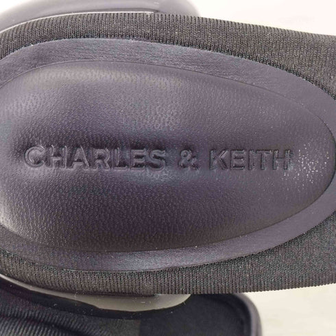 チャールズアンドキース CHARLES&KEITH Toni トニー ノットパッフィーストラップミュール - ブラックテクスチャード レディース JPN:23.5